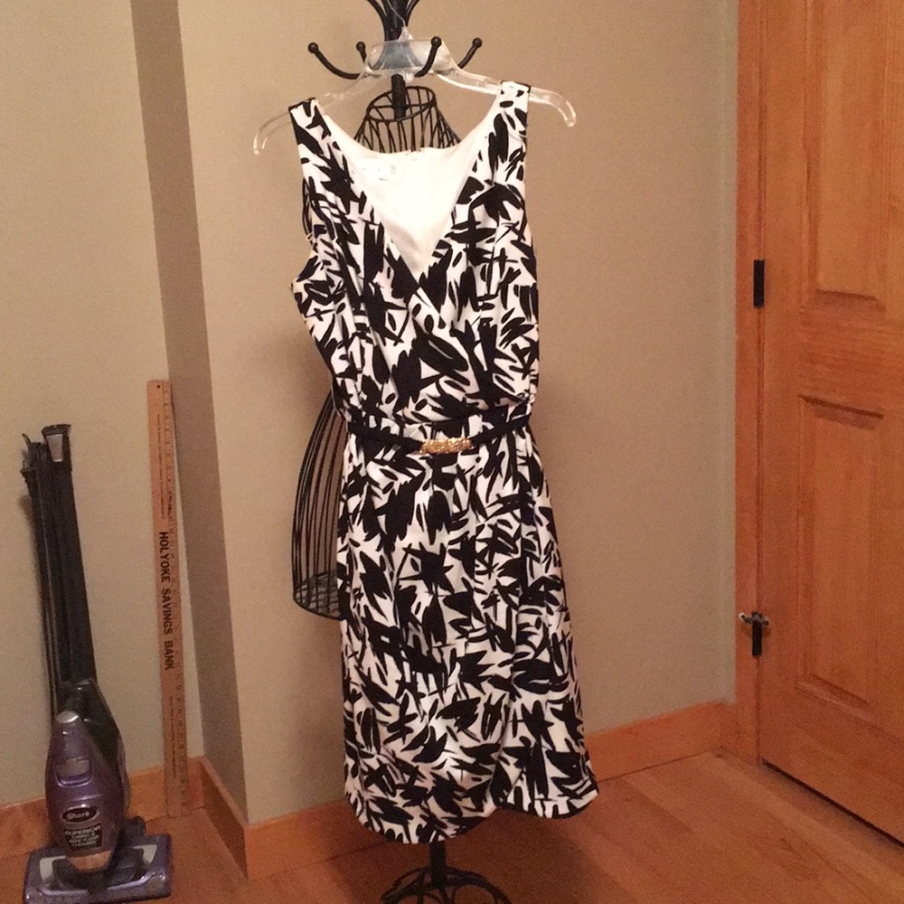 Black and white patterned sleeveless dress